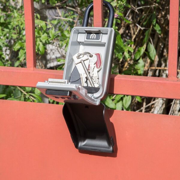 Bezpečnostní schránka Master Lock 5424EURD s okem - Obrázek 3